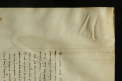 A sérült pergament még az írás előtt javították